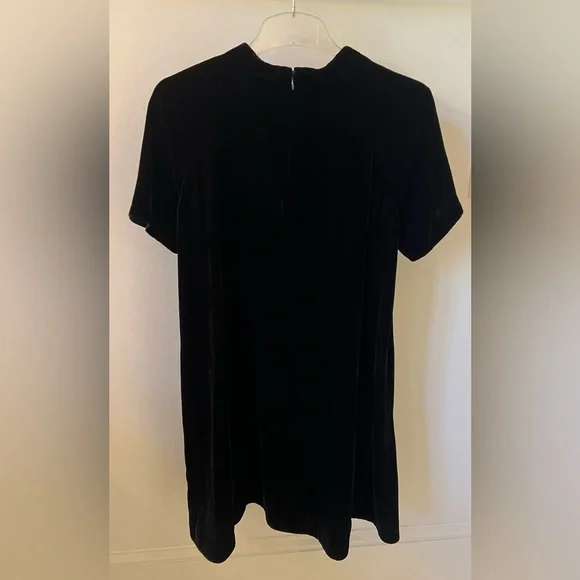 & Other Stories Black Crushed Velvet A- Line Dress - Picture 5 of 7